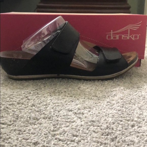 Dansko Vienna Full Grain Black Sandals - Picture 1 of 4
